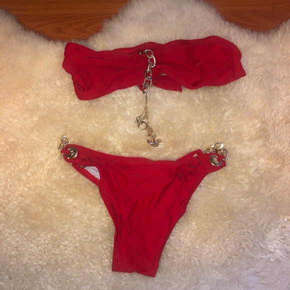 Bikini - Picture 3 of 3